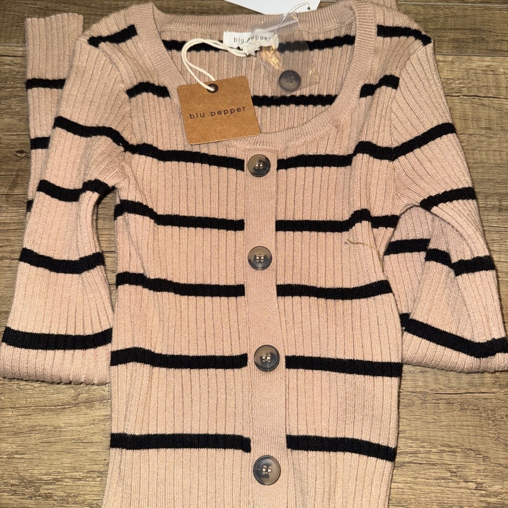 Juniors tan and black striped sweater
